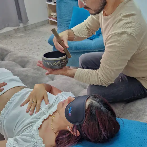 Terapia de sonido con cuencos